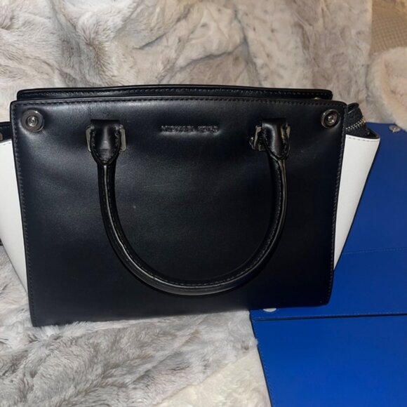 Michael Kors 3 In One The Selma Satchel - Picture 10 of 16